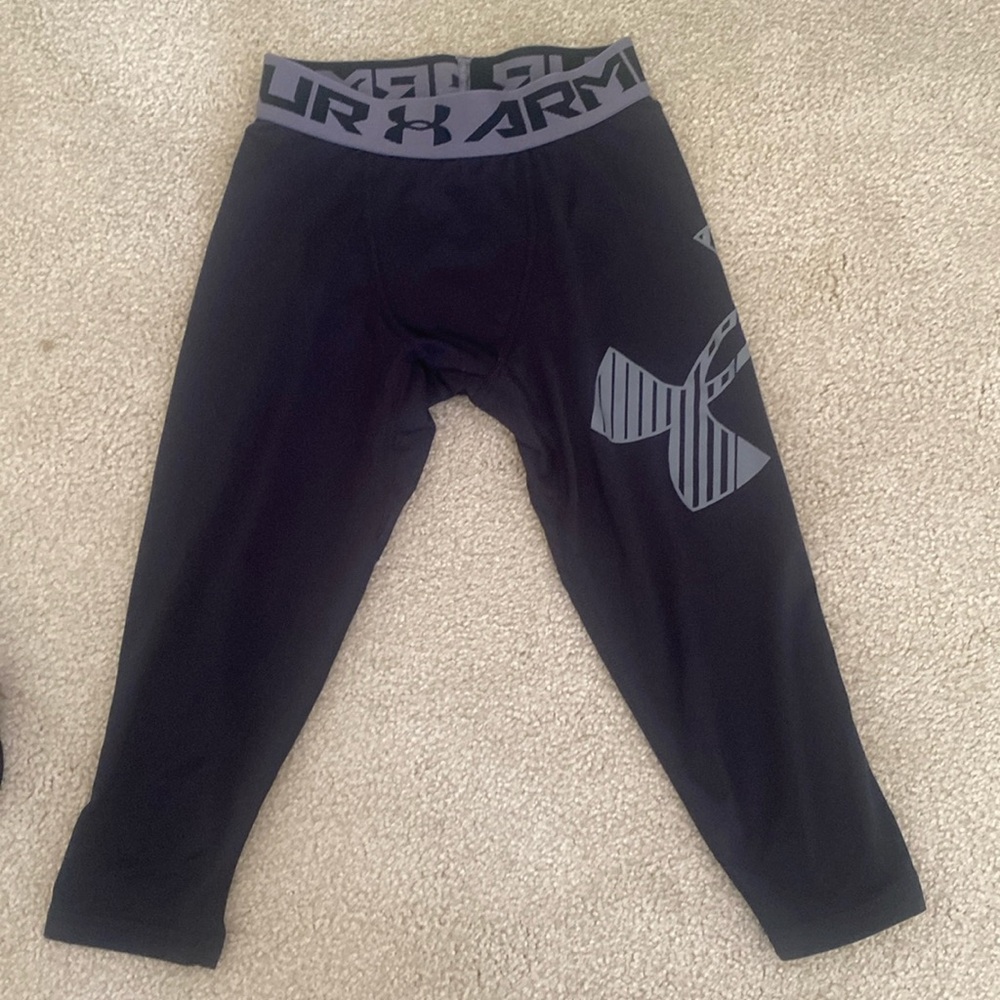 Under armour “heat gear” compression Capri tights